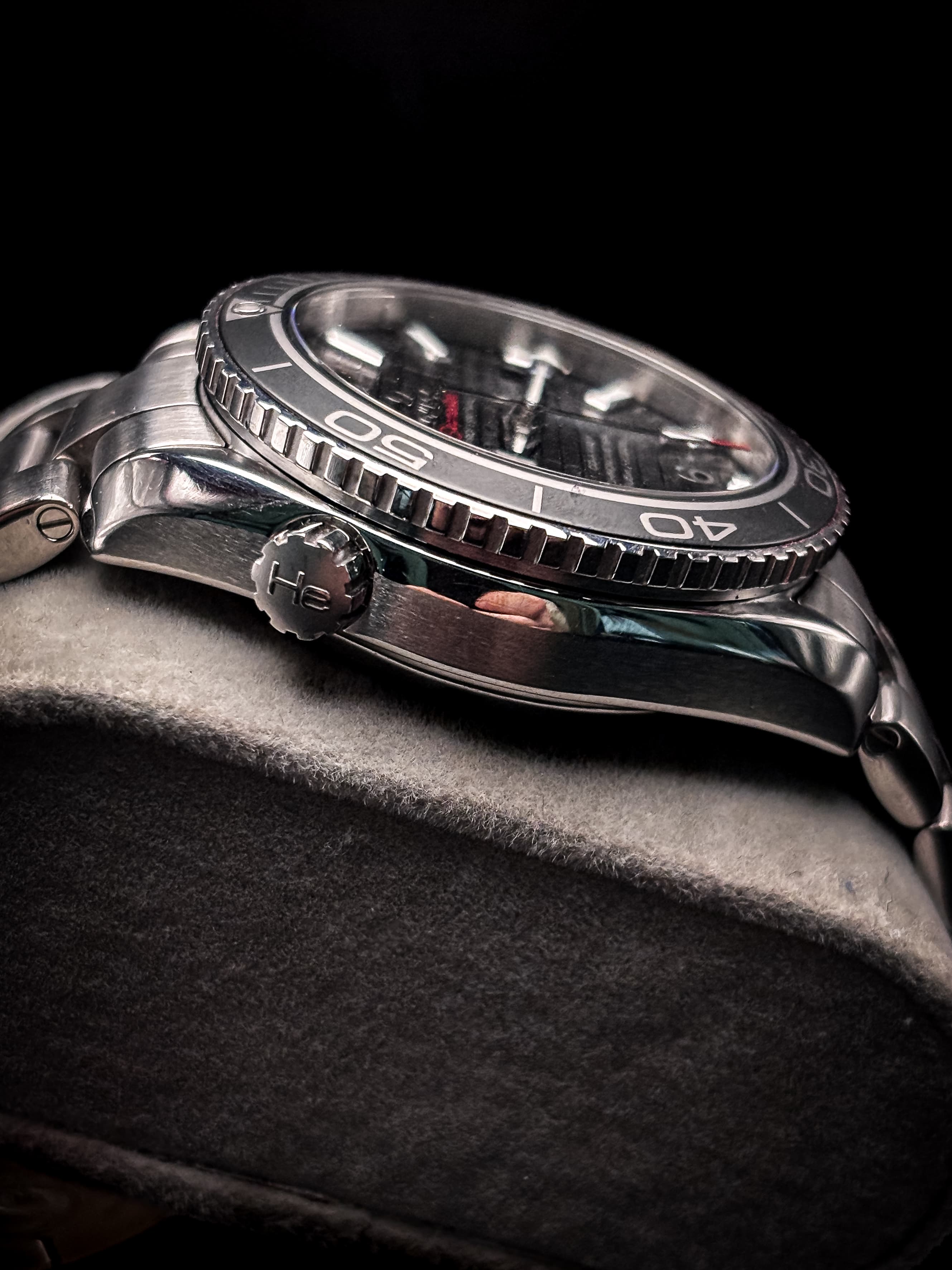 Omega Seamaster Planet Ocean James Bond Limited Edition detail 3