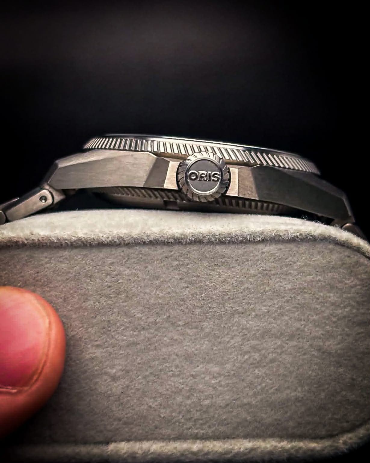 Oris ProPilot X Calibre 400 "Stealth" detail 2