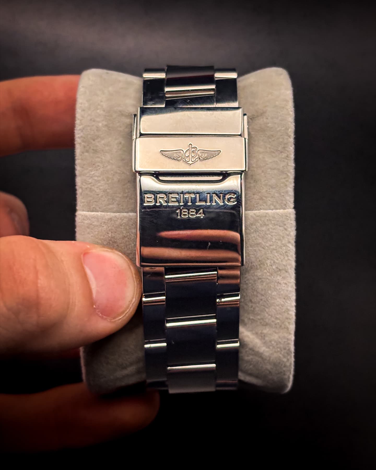 Breitling Avenger II GMT detail 4