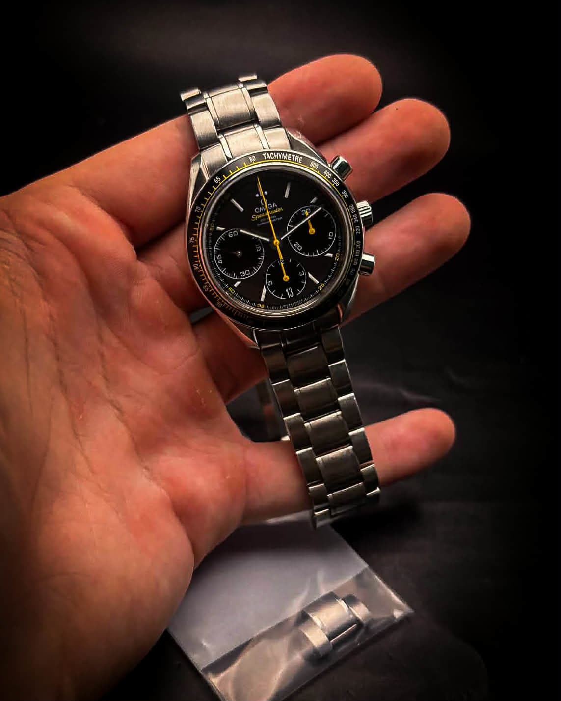 Omega Speedmaster Racing Co-Axial Chronograph detail 5