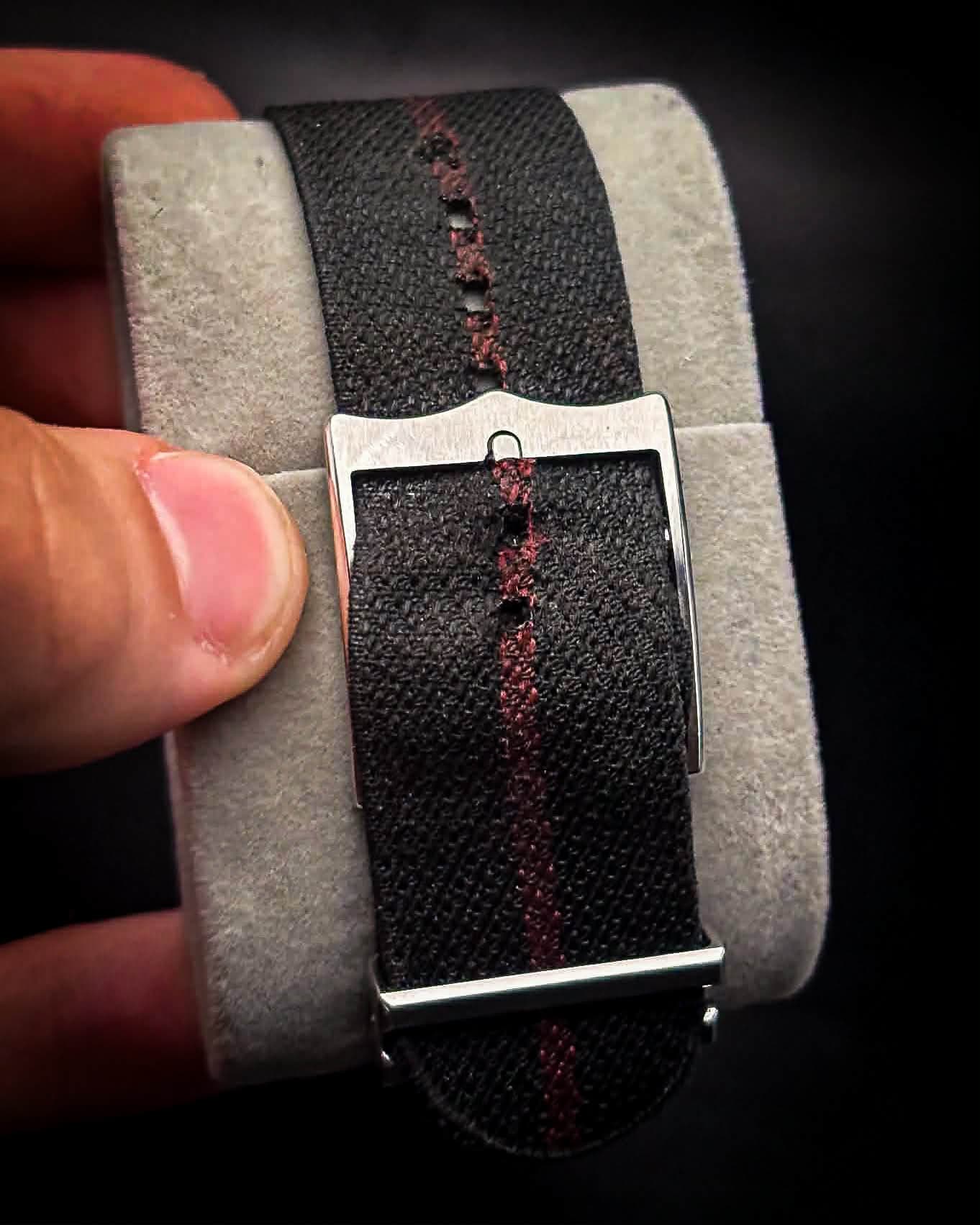 Tudor Black Bay GMT detail 4